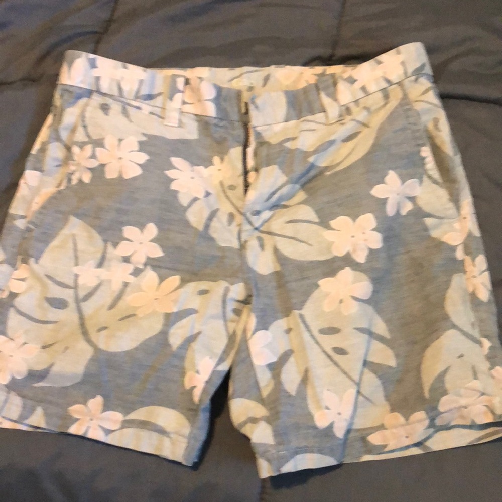 Gap Hawaiian shorts